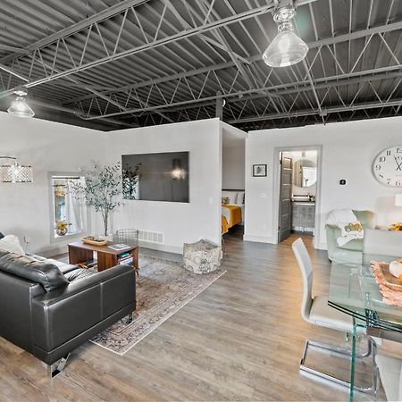 The 418. An 1866 Build With Modern Comforts Fort Wayne Extérieur photo
