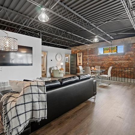 The 418. An 1866 Build With Modern Comforts Fort Wayne Extérieur photo